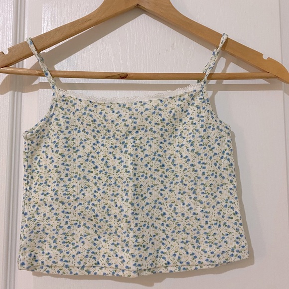 Bloombloom - Lace-Trim Bow-Accent Ribbed Cropped Camisole - Picture 2 of 6